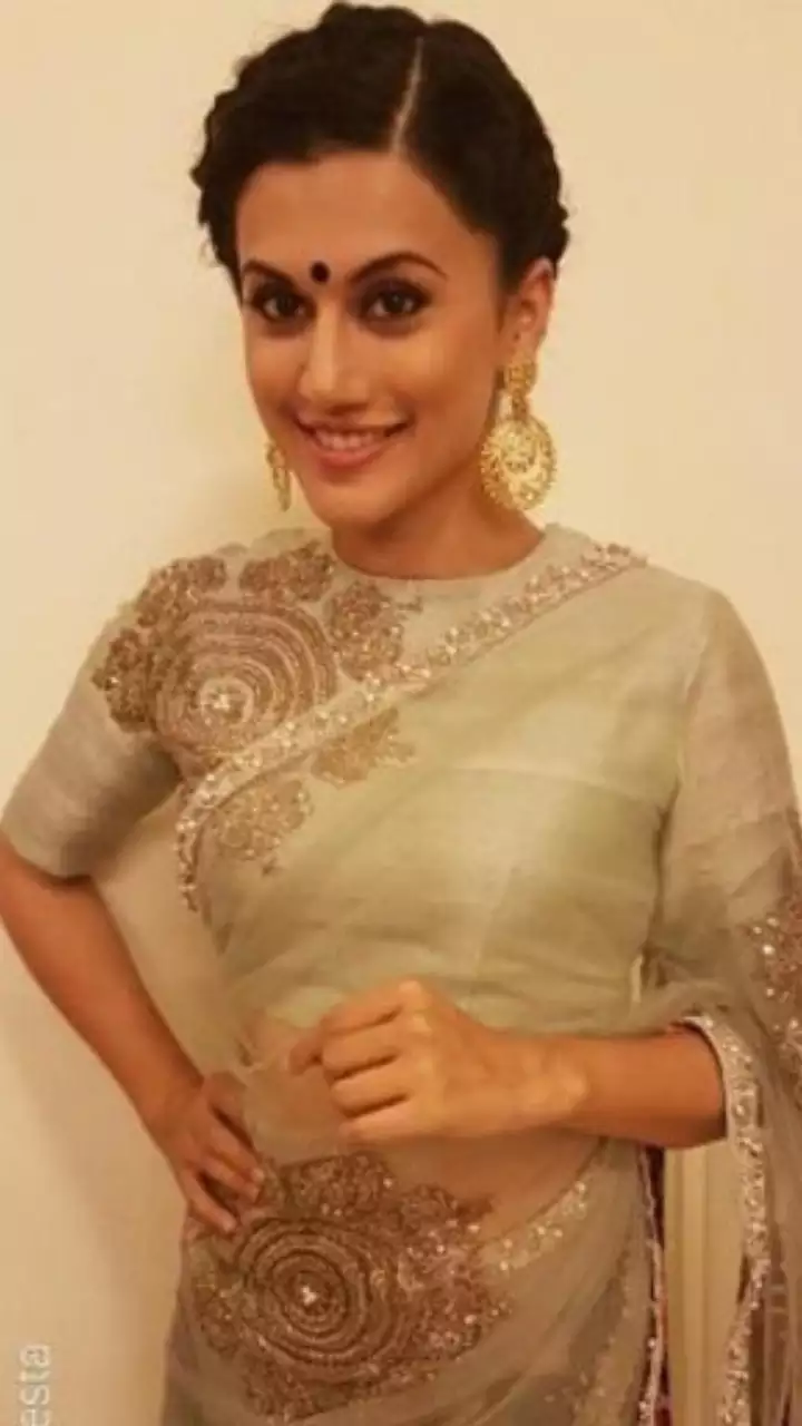 Chandbalis worn by Taapsee Pannu