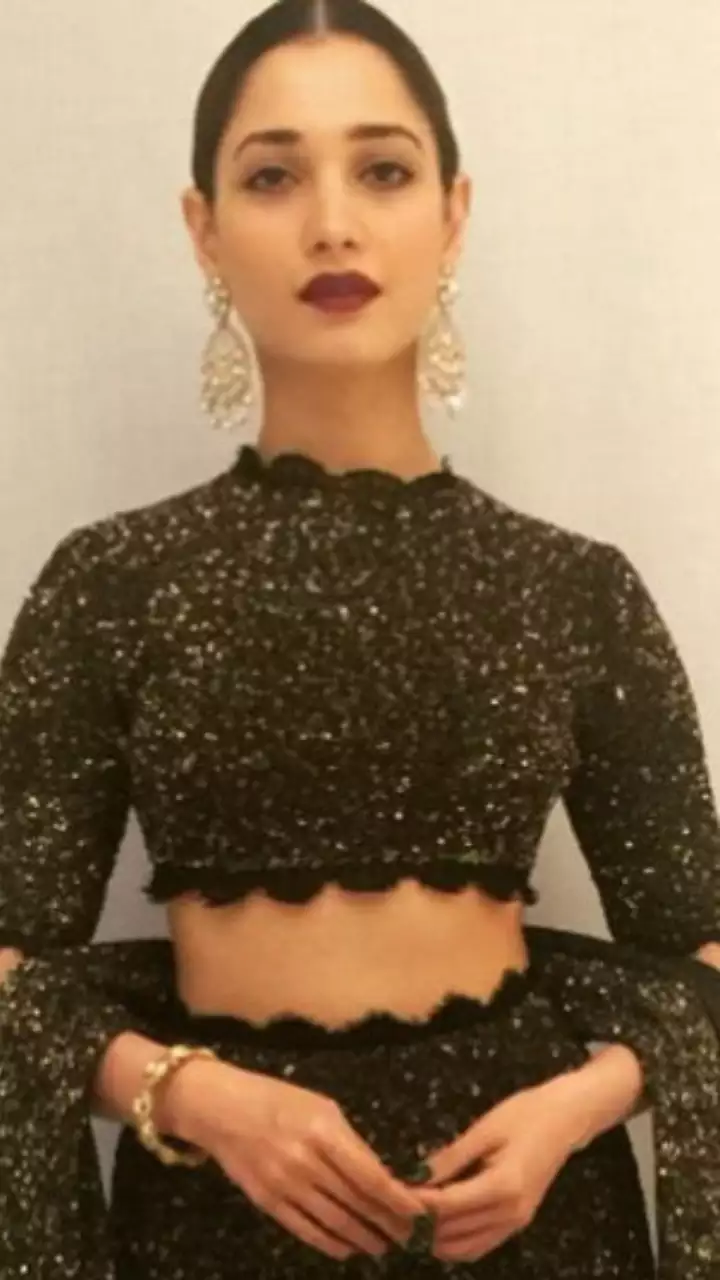 Chandbalis worn by Tamannaah Bhatia